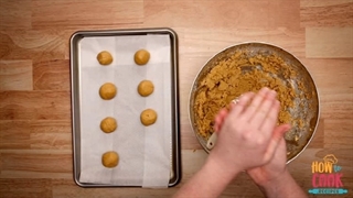 طرز تهیه کلوچه بادم زمینی کره