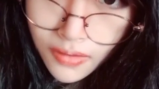 مثل یک سیب که از وسط دو نصف شده.... خدا وکیلی حرفی میمونه؟؟؟