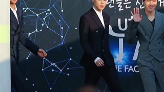 و حالا خدای جاذبه ته ته اوپااااا وارد میشود...