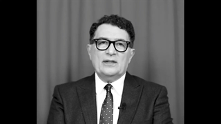 تلاش کارکنان دربار پهلوی برای فرار از حمله انقلابیون