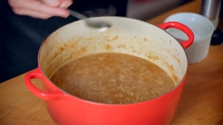 طرز تهیه و دستور پخت سوپ پیاز فرانسوی - غذاپز