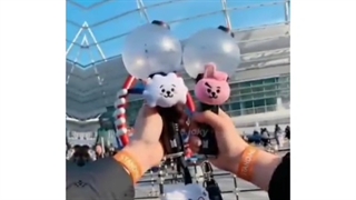 {}{}میخوام‌ایندتو‌بهت‌نشون‌بدم‌{}{}