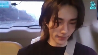 ویلایو هیونجین عضو استری کیدز به تاریخ 21.02.06 با زیرنویس انلاین فارسی