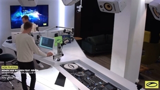 دانلود آهنگ هاوس از Armin van Buuren & RBVLN بنام Weight Of The World