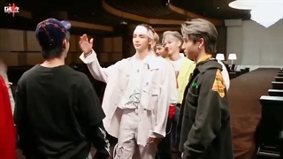 پشت صحنه موزیک ویدیو God's Menu از Stray kids بازیرنویس