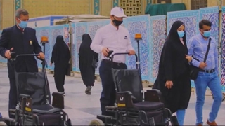 ارائه خدمت به زائران سالمند و توان‌یاب توسط خودروهای زائربر و صندلی‌های چرخدار