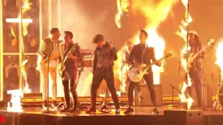 من دیوونه تو هستم !! Sucker -jonas brothers