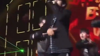 کاتی از تهیونگ در کنسرت بنگ بنگ کن با اجـرای آهنگ ’We Are BulletProof