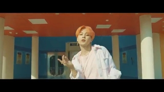 موزیک ویدئو Boy With Luv از BTS