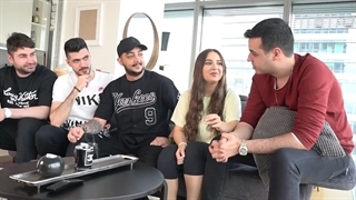 بازی طنز کلمات با فرشاد سایلنت ، آریا کئوکسر ، سام صابری ، پارسالیپ و تاکسیک گرل:::طنز