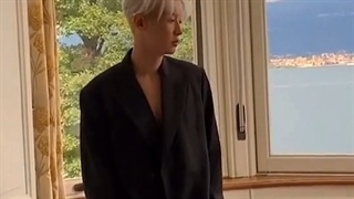 حیف شد این پسرو فرستادن سر بازی( حالا اینو میگم فردا شوگا رم میفرستن:/)