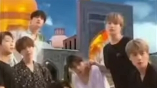 پارسال با بی تی اس دسته جمعی رفته بودیم زیارت ⁦ ✿☉｡☉