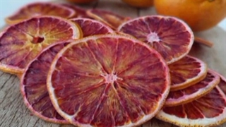 ۴ میوه خشک برای کاهش وزن 