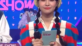 بغل گروهی اعضا انهایپن در برنامه The Show