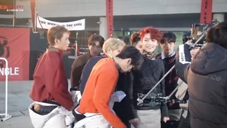 پشت صحنه موزیک ویدیو Miroh از Stray Kids