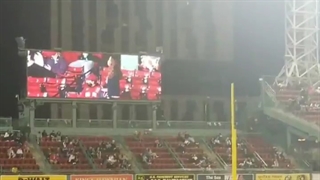 وقتی که توی استادیوم ورزشی fenway stadium سینگل داینامایت Dynamite بی تی اس BTS پخش شد...