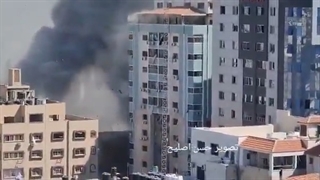 لحظه تخریب برج الجلاء در غزه