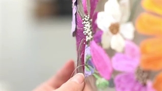 مراحل آماده شدن لباس تیلور در مراسم گرمی