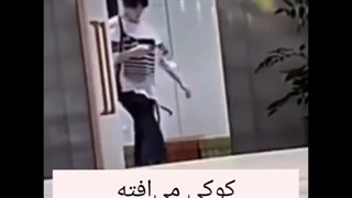 کوک میوفته جیمین از روش رد میشه و جین و هوبی میخندن