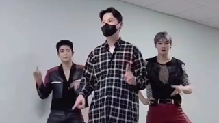 تیک تاک استرو با ویدیویی از ام جی، اونوو و منیجر فنتاجیو درحال رقصیدن با چالش ONE