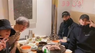 پشم ریزونه ویدیوش...حالا نمیدونم‌میدونین یا نه ولی من گفتم ک کسایی ک نمیدونن بدونن^_^