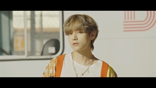 موزیک ویدیو "Dynamite"  بی تی اس (방탄소년단)