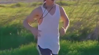 ب کجا چنین شتابان نامجون شی؟(؛ نکن....شنا نرو....ما نخواستیم ورزش کنی...نکن