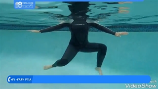 آموزش غریق نجات - آموزش حرکت پا برای ماندن در آب