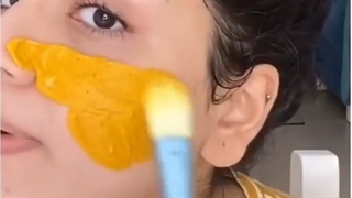 ماسک زردچوبه و عسل شیرین گل