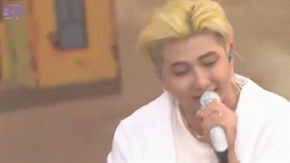 اجرای اهنگ Moving on از BTS در 2021 Muster sowoozoo