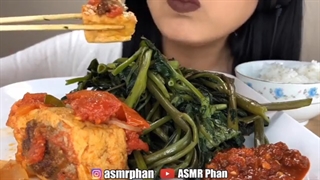 ASMR EATING SOUNDS!!