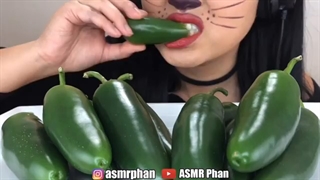 ASMR EATING SOUNDS!!