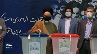 حضور مسئولان و شخصیت‌ها در پای صندوق‌های رای