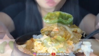 ASMR EATING SOUNDS!!