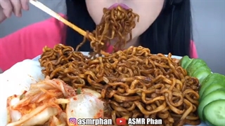 ASMR EATING SOUNDS!!