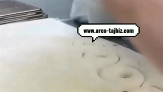 دونات زن دستی
