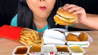 ASMR EATING SOUNDS!!