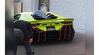 لامبورگینی اونتادور (Lamborghini Aventador) | دِلفِد | DelFed
