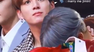 عرررررررررررررر عررررررر عررر تررررررر (وی گریه کنان غش میفرماید)