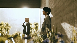 اجرای آهنگ ‌Blue and Grey در MTV Unplugged