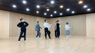 وقتی آهنگ Dance Monkey توی لایوشون پلی شد ...