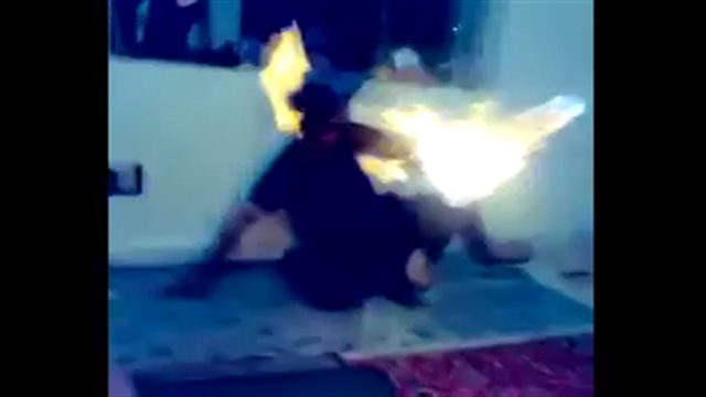 شوخی خرکی با آتیش-)))))))))))) دیدئو dideo