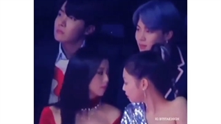 چرا حس میکنم گوشش با اونا بود؟