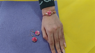 دستبند و گوشواره طرح گل