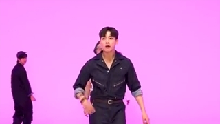 آپدیت چنل یوتیوب BANGTANTV با بازی چالش تعادل Premission To Dance (زیرنویس فارسی)