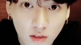 دوباره بدون اجازه به جیمین نگاه کردی خوب پس خودت جوابشا بده