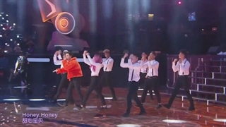 اجرای لی در جشنواره چین 2019 با آهنگ Honey