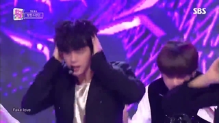کنسرت آهنگ Fake Love از بی تی اس... (کپشن)