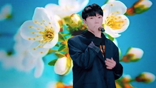 کاور از آهنگ "Nerdy Love" توسط نیو و سونوو (عضو گروه The Boyz)