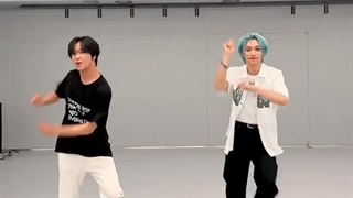 تیک تاک فلیکس( STRAY KIDS) و هه چان(NCT) ♡♡